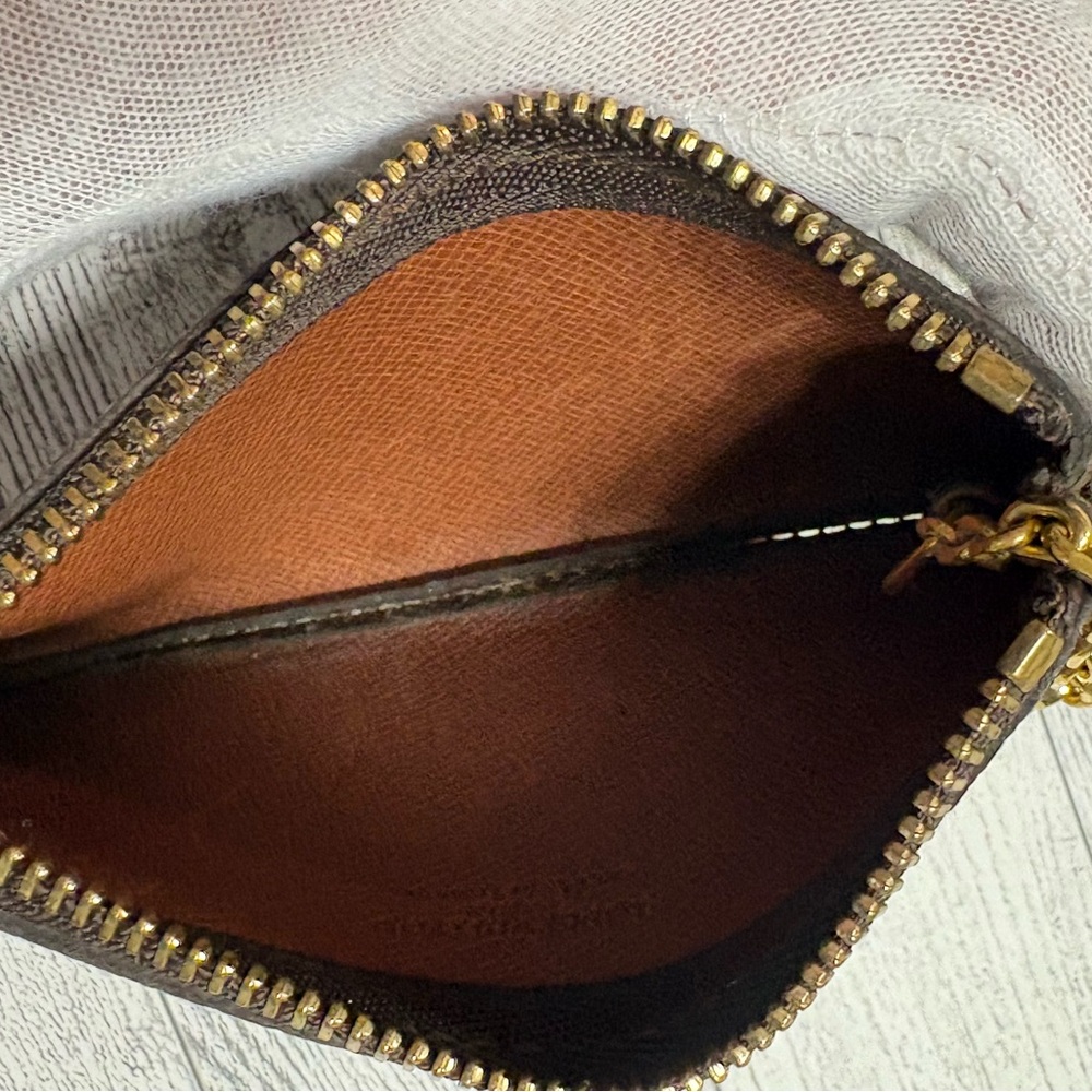 💯 Authentic Monogram Canvas Pochette Cles Key Pouch 🤍🤎 - Picture 6 of 7
